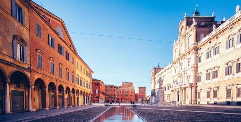 Апартаменти La Mansarda In Centro Модена Екстер'єр фото
